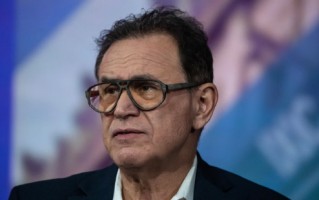 厦门鲁比尼：特朗普或将升级伊朗战争，恐引发“1970年代式滞胀”