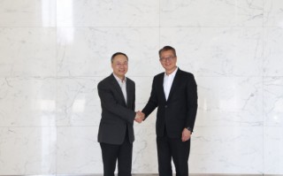 厦门李云泽会见香港特区政府财政司司长陈茂波