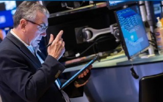 厦门盘前：纳指期货涨0.5% 比特币跃升至接近72000美元