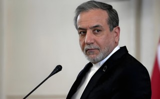 厦门伊朗外长：美国必须在停火和“继续战争”间做出选择