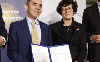 厦门BioNTech联合创始人计划离职、业绩展望不及预期，早盘跌20.8%