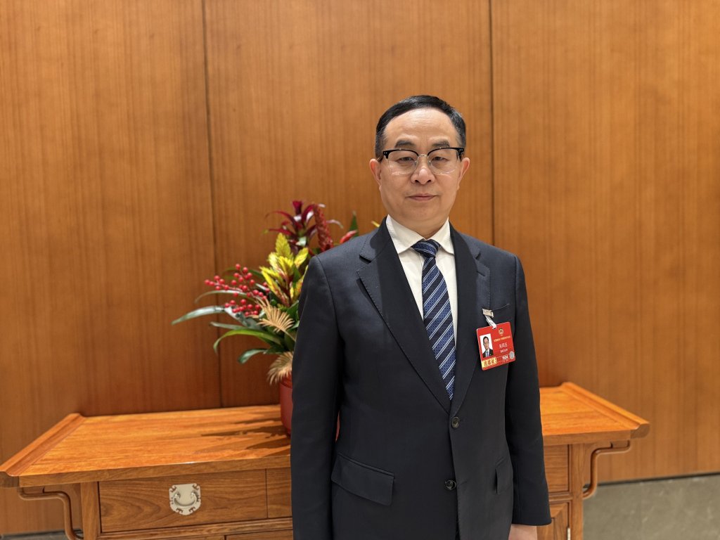 厦门朱同玉委员建议：医生薪酬不得与创收挂钩，“不该开的刀不开”