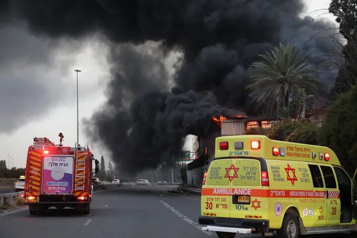 厦门美军空袭伊朗石油出口枢纽哈尔克岛，战事最新速览→