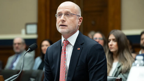 厦门伊朗战争假消息不断 FCC主席抨击广播公司 特朗普否认伊朗袭击美国加油机报道 厦门伊朗战争假消息不断 FCC主席抨击广播公司 特朗普否认伊朗袭击美国加油机报道