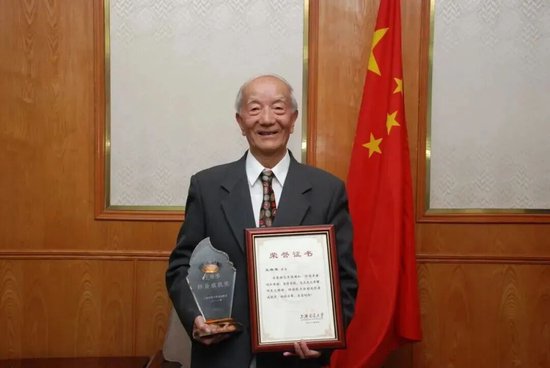 厦门情系交大!百岁王希季院士,捐资支持教育发展! 厦门情系交大!百岁王希季院士,捐资支持教育发展!