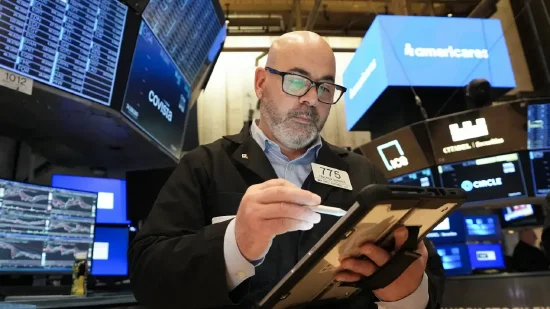 厦门尾盘：道指大涨900点，特朗普称美伊举行了"富有成效"的会谈