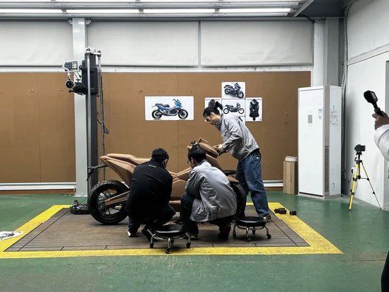 厦门被称“摩托车圈雷军”,冠军张雪的飞驰人生 厦门被称“摩托车圈雷军”,冠军张雪的飞驰人生