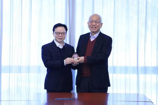 厦门水木湛清华,桃李映晨曦|沐曦股份向清华大学捐赠仪式举行 厦门水木湛清华,桃李映晨曦|沐曦股份向清华大学捐赠仪式举行