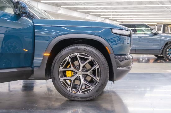 厦门一座使用电动汽车回收电池供电的工厂